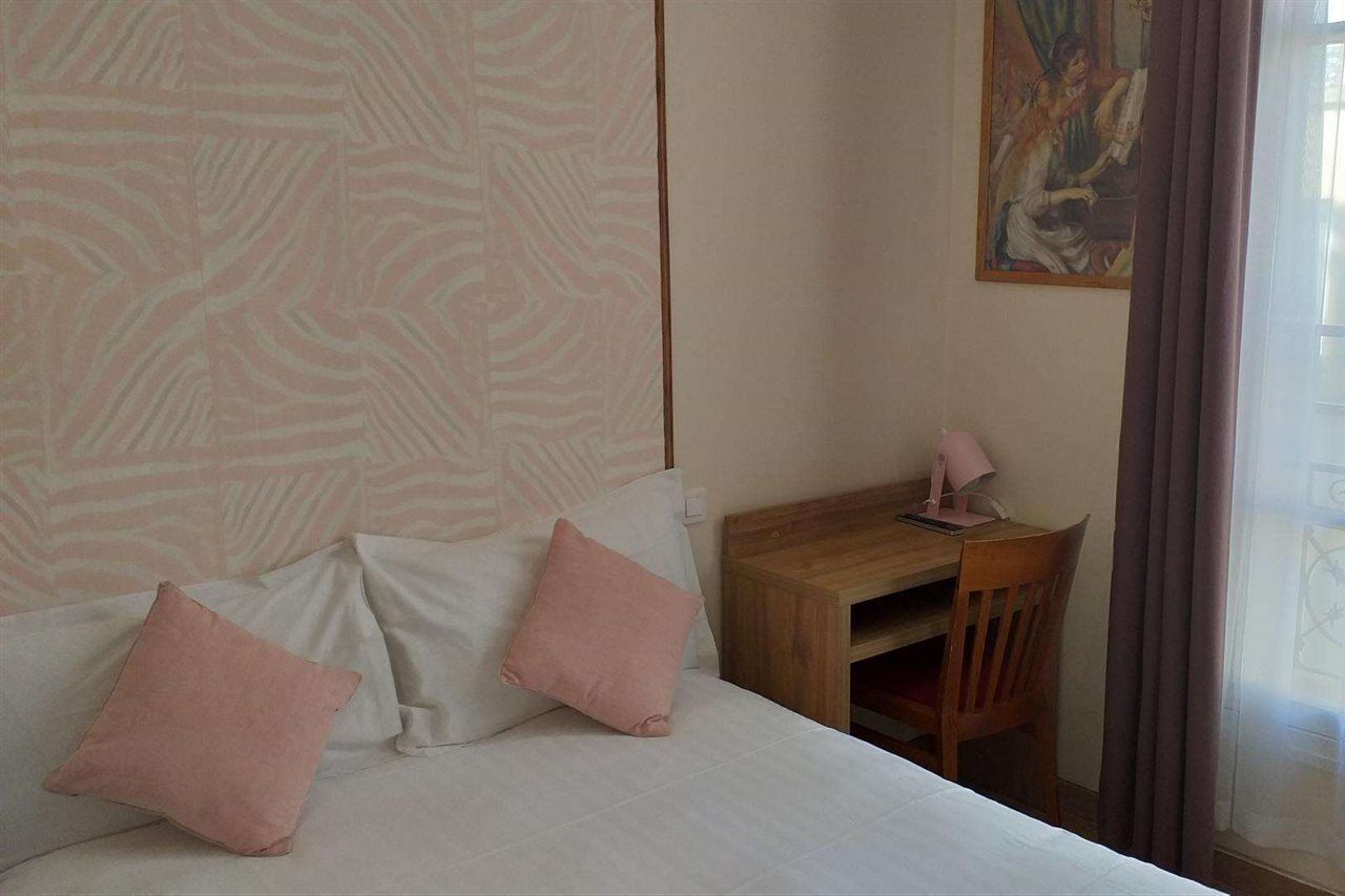 פריז Hotel Roi Rene מראה חיצוני תמונה