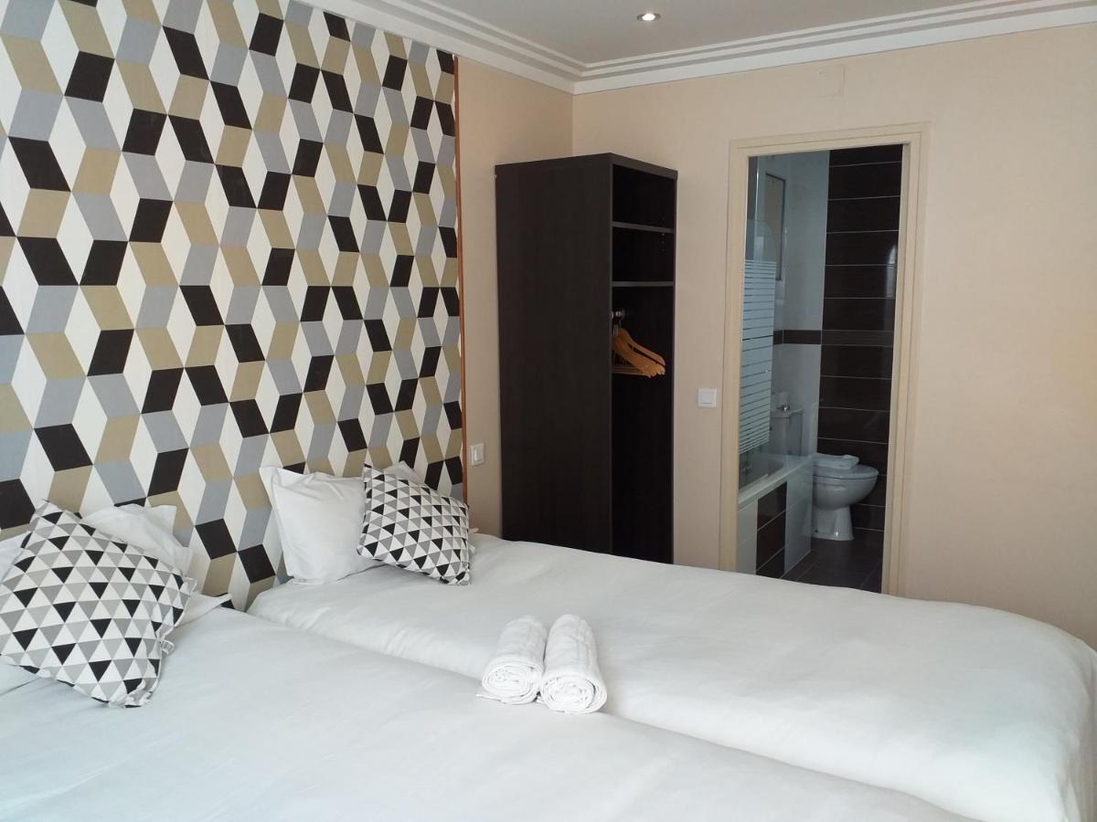 פריז Hotel Roi Rene מראה חיצוני תמונה