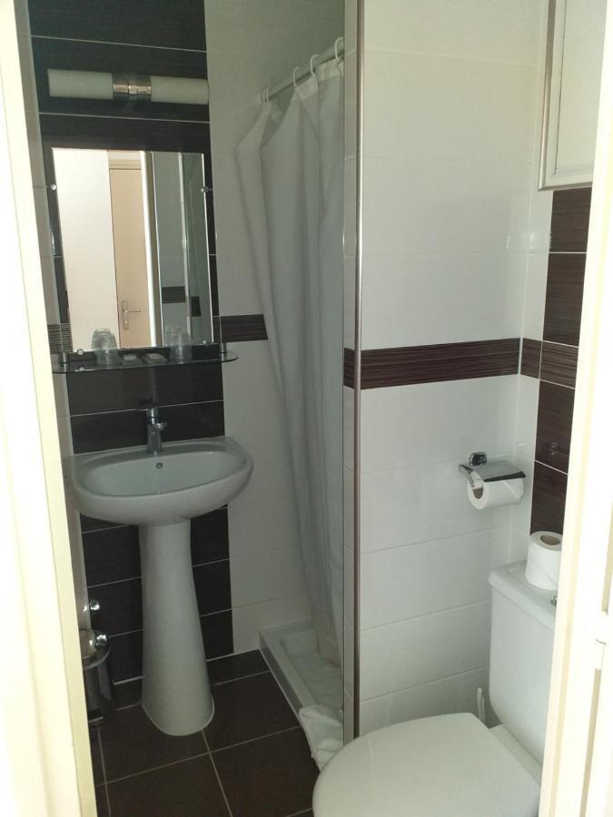 פריז Hotel Roi Rene מראה חיצוני תמונה